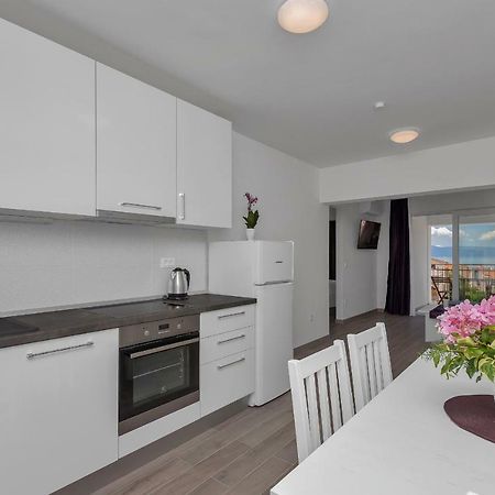 Apartmani Daniela Podgora Exteriör bild