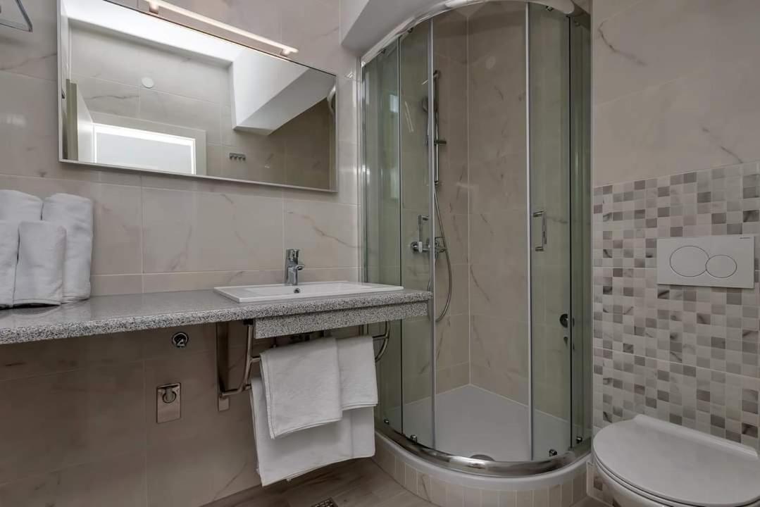 Apartmani Daniela Podgora Exteriör bild