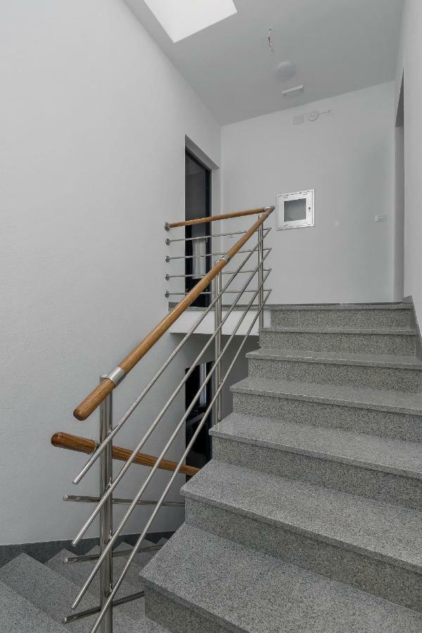 Apartmani Daniela Podgora Exteriör bild