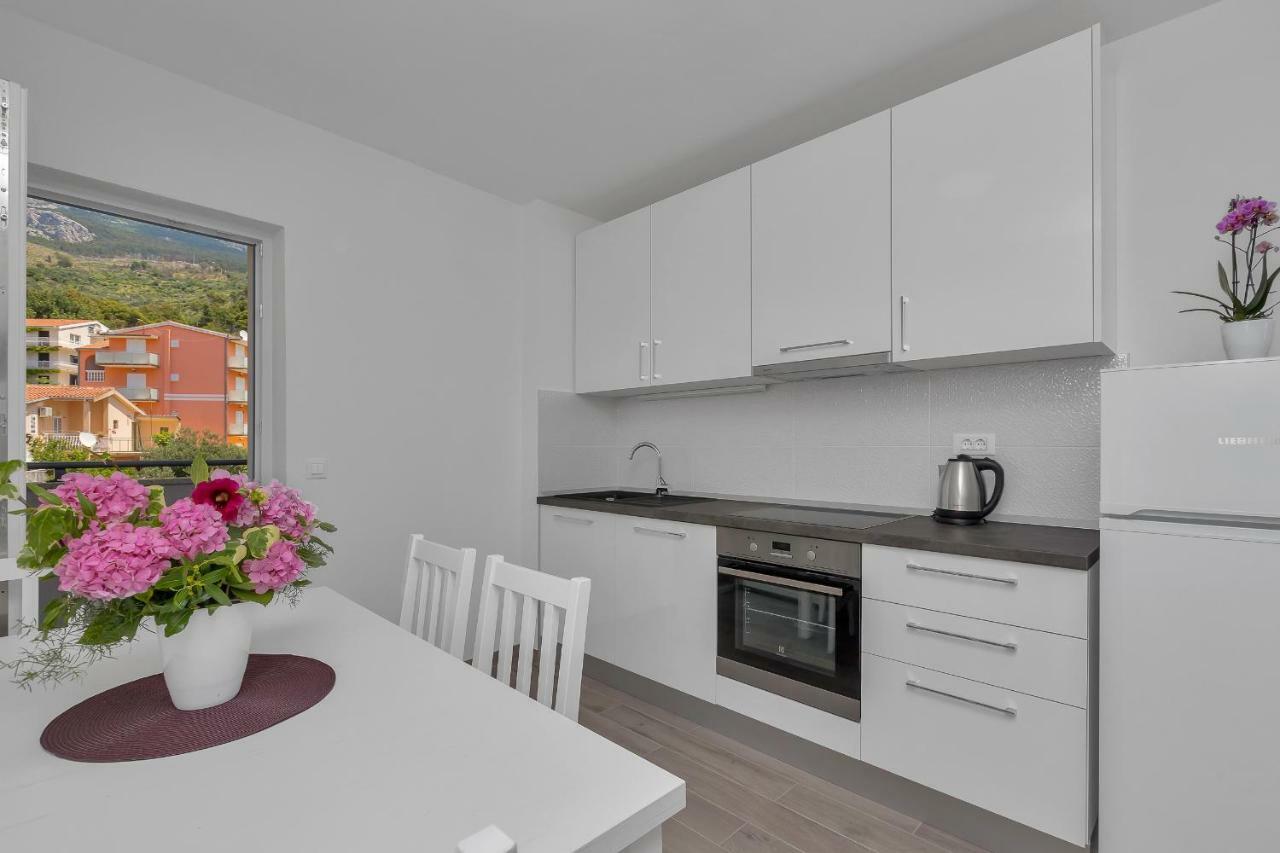 Apartmani Daniela Podgora Exteriör bild