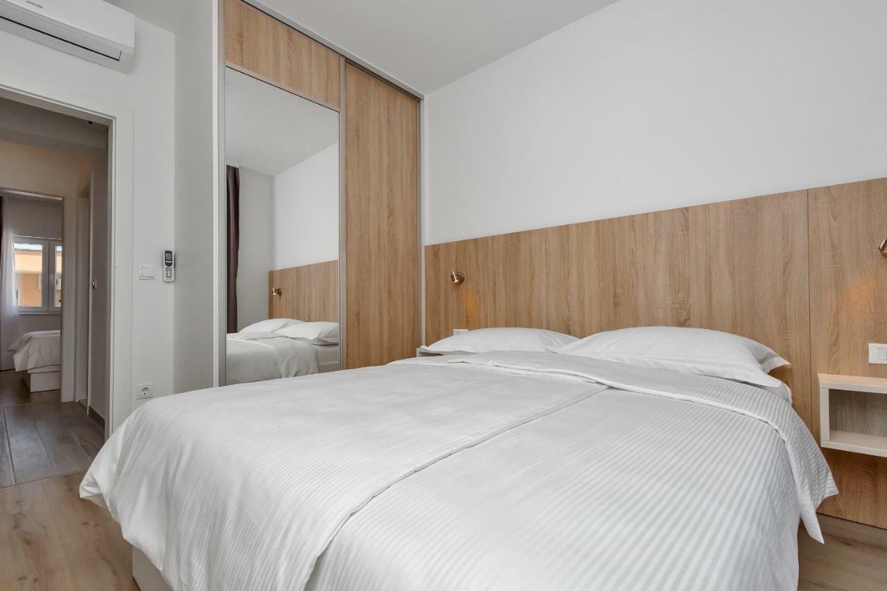 Apartmani Daniela Podgora Exteriör bild