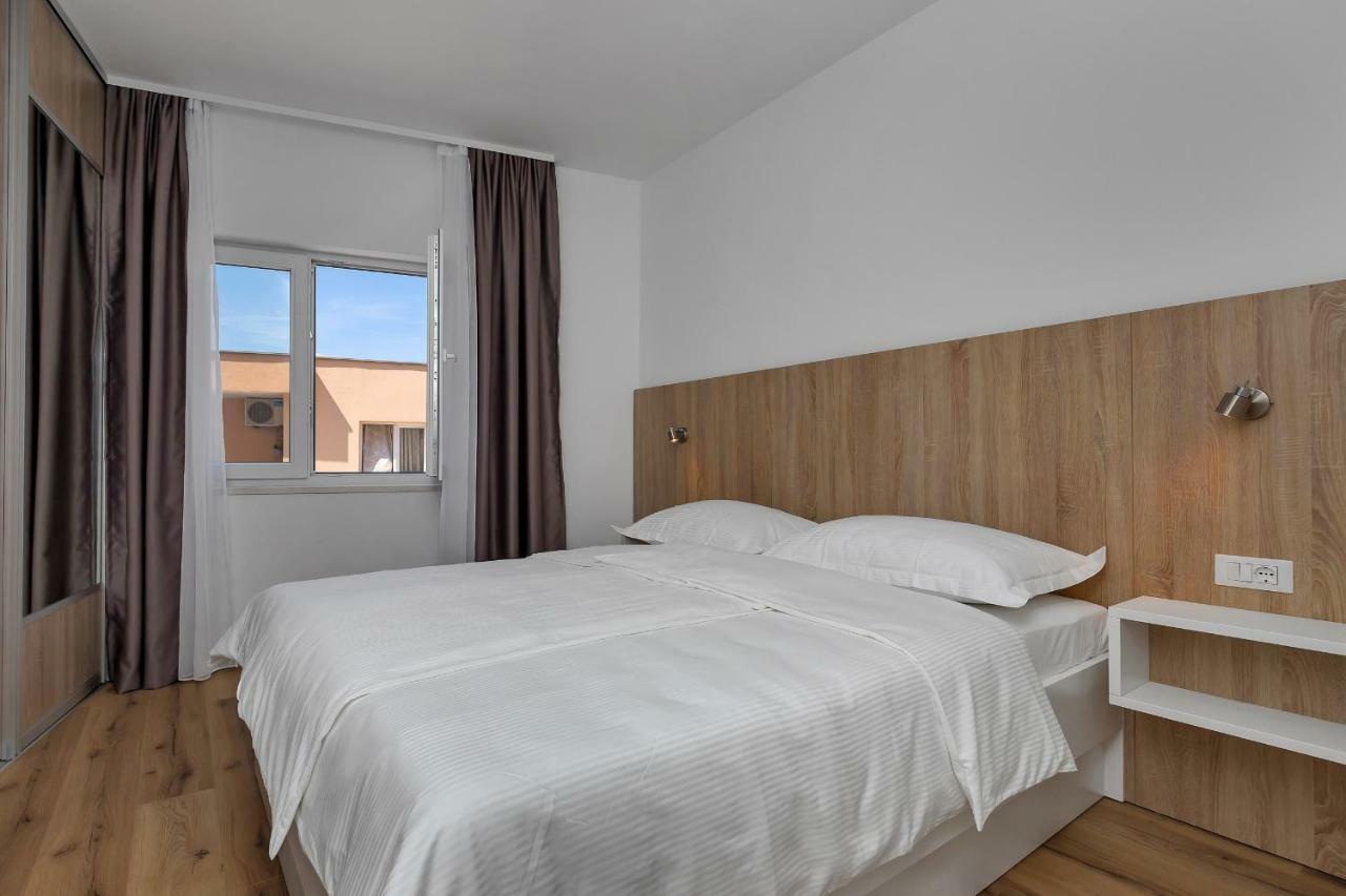 Apartmani Daniela Podgora Exteriör bild
