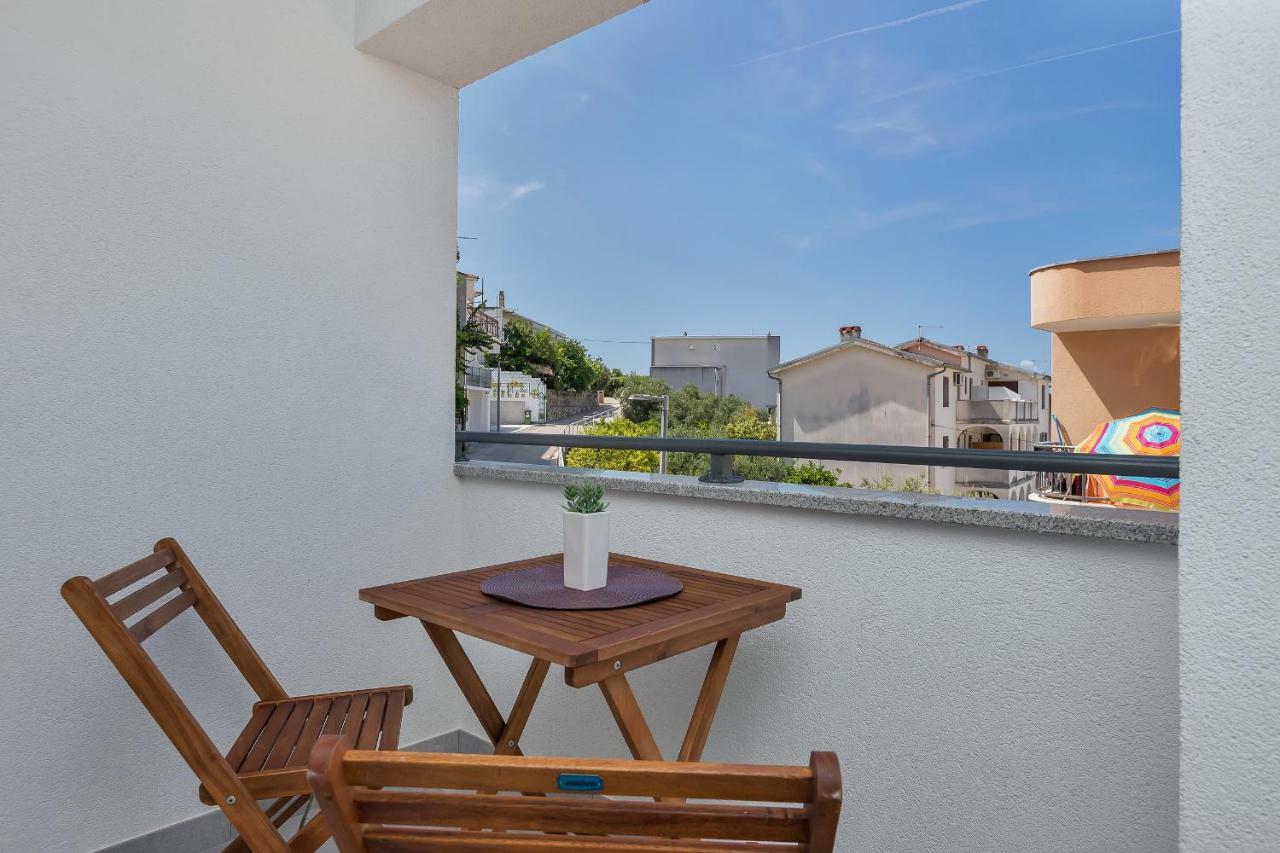 Apartmani Daniela Podgora Exteriör bild