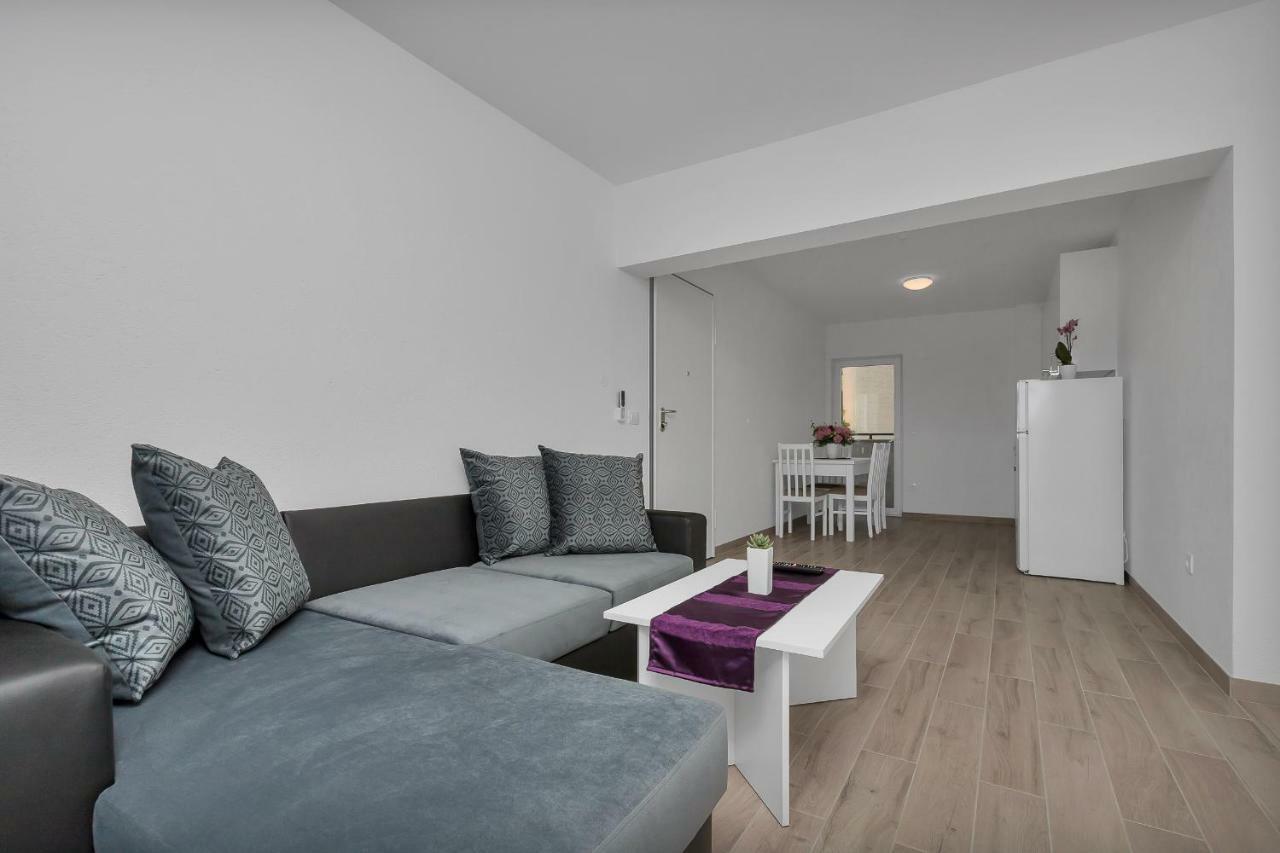 Apartmani Daniela Podgora Exteriör bild
