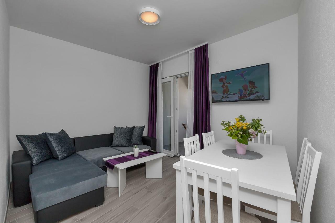 Apartmani Daniela Podgora Exteriör bild