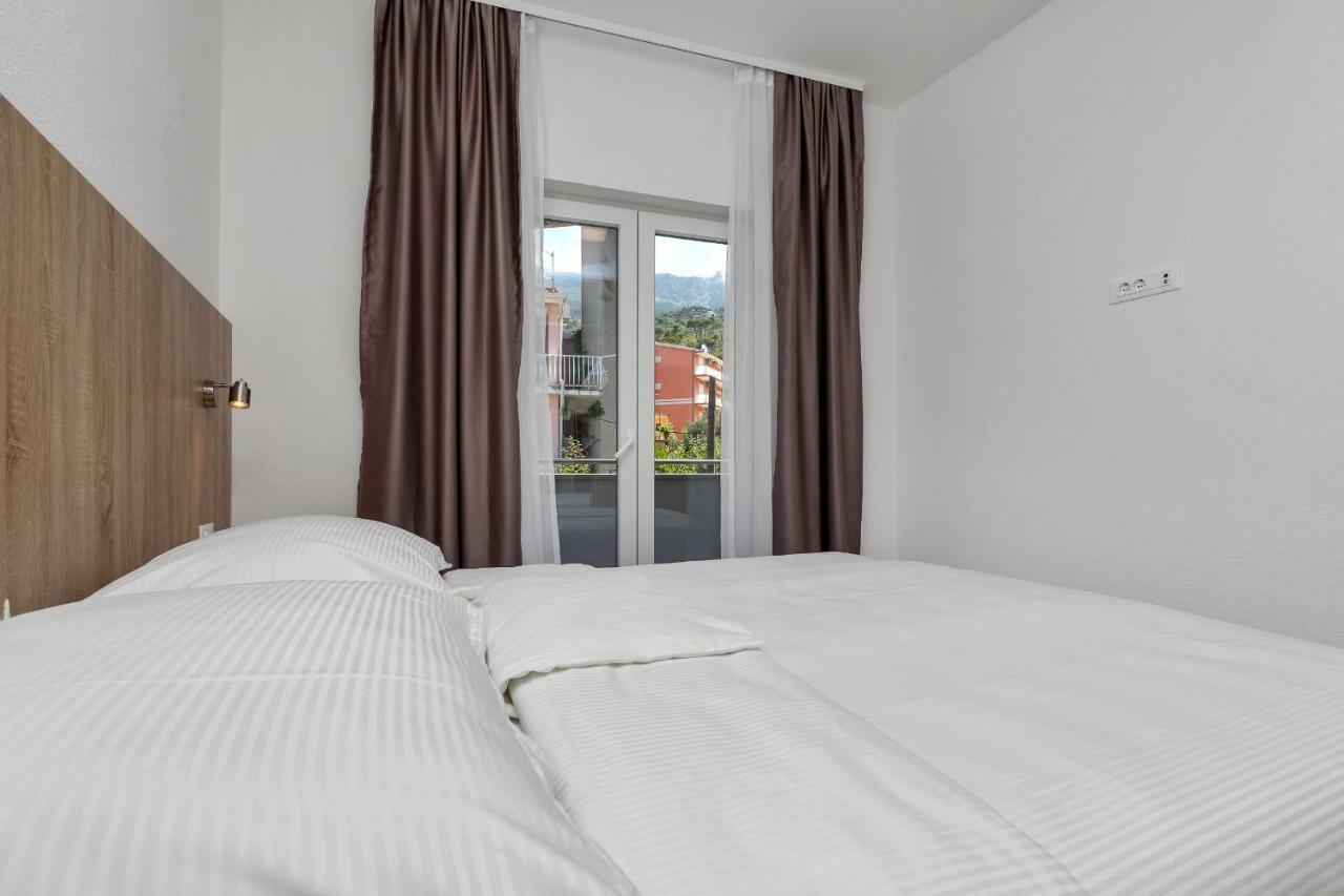 Apartmani Daniela Podgora Exteriör bild